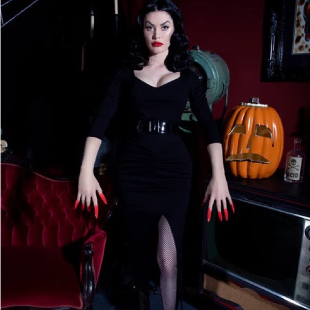 Glamour Ghoul Gown - Vampira® by La Femme En Noir Size Small